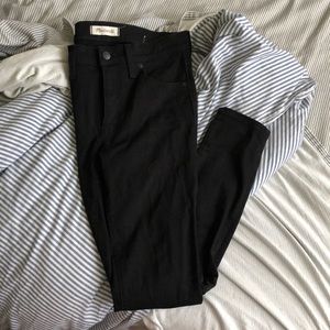 Madewell 9” high-rise black skinny jean (26)